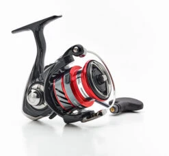 Daiwa 18 Ninja LT 2500D (5 Reviews) 8 Daiwa 18 Ninja LT 2500D (5 Reviews) -Visuitrusting Winkel 2da1283b943cbead